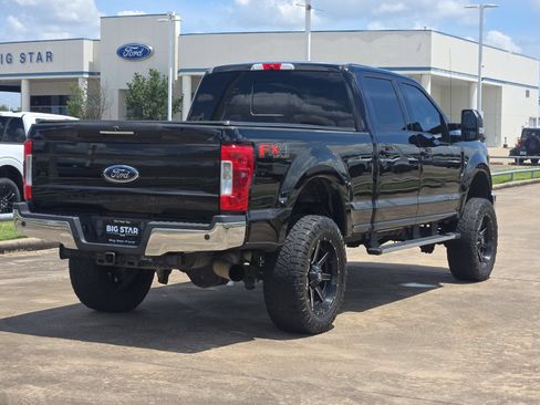 Used 2017 Ford F250 Lariat w/ Lariat Ultimate Package AWD/4WD image 3