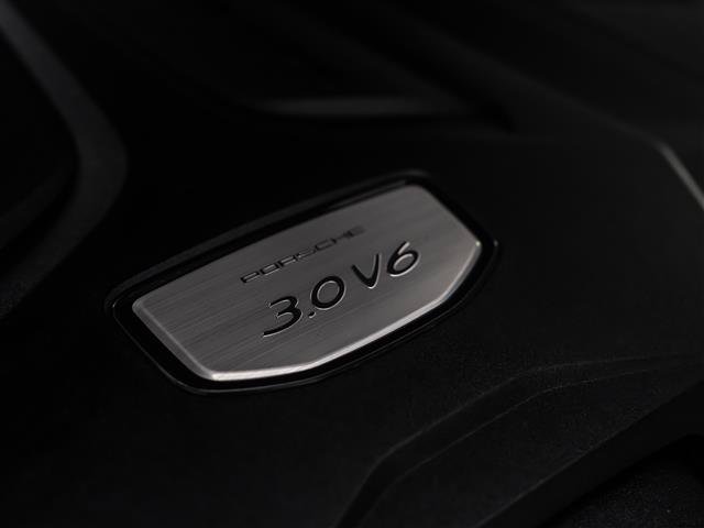 Used 2022 Porsche Cayenne Platinum Edition AWD/4WD image 15