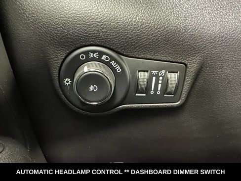 Used 2025 Jeep Compass Trailhawk AWD/4WD image 24