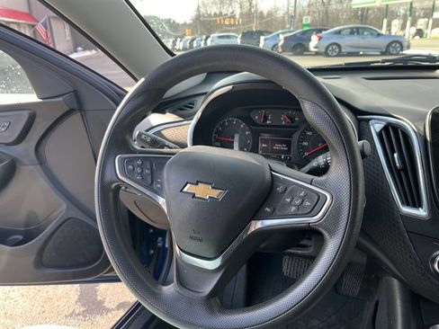 Used 2019 Chevrolet Malibu LT w/ Driver Confidence Package II image 21