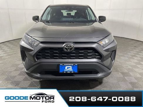 Used 2022 Toyota RAV4 LE AWD/4WD image 2