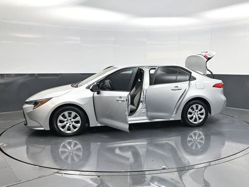Used 2024 Toyota Corolla LE image 56