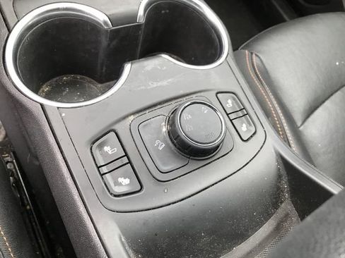 Used 2019 GMC Terrain SLT w/ Preferred Package image 8