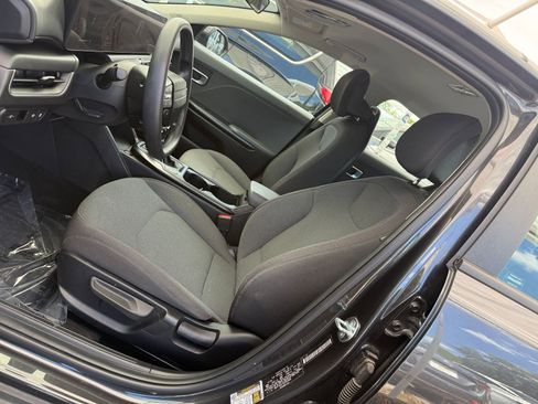 Used 2025 Kia K4 FWD image 24