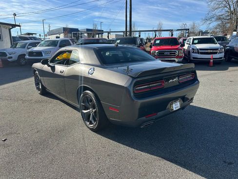 Used 2018 Dodge Challenger SXT Plus image 6