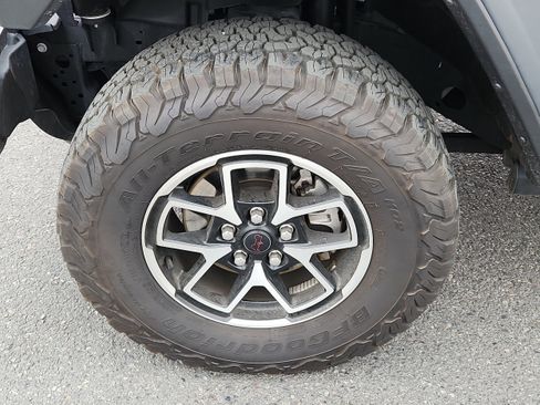 Used 2024 Jeep Wrangler Unlimited Rubicon w/ Convenience Group image 7