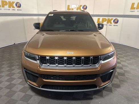 New 2026 Jeep Grand Cherokee Limited AWD/4WD image 3