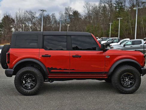 Used 2023 Ford Bronco Wildtrak image 9