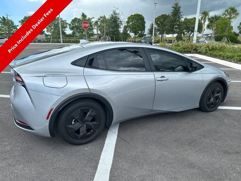 Used 2023 Toyota Prius Prime FWD image 6
