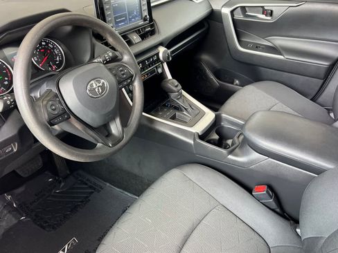 Used 2021 Toyota RAV4 XLE w/ Convenience Package FWD image 11