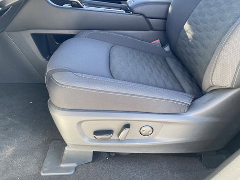 New 2025 Nissan Pathfinder SV image 22