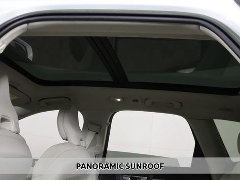 Used 2023 Volvo XC60 B5 Plus w/ Protection Package Premier AWD/4WD image 4