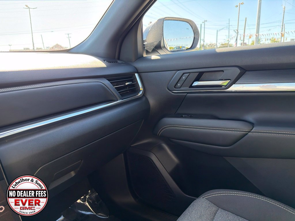 Used 2025 GMC Terrain Elevation AWD/4WD image 32