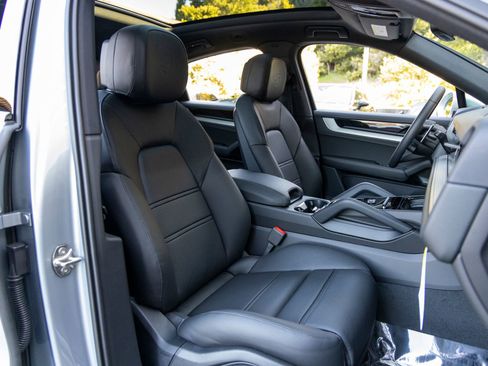 New 2026 Porsche Cayenne Coupe AWD/4WD image 56