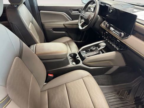 Used 2023 Chevrolet Colorado ZR2 w/ ZR2 Convenience Package III image 4