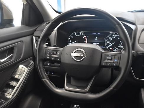 Used 2025 Nissan Rogue SV AWD/4WD image 24