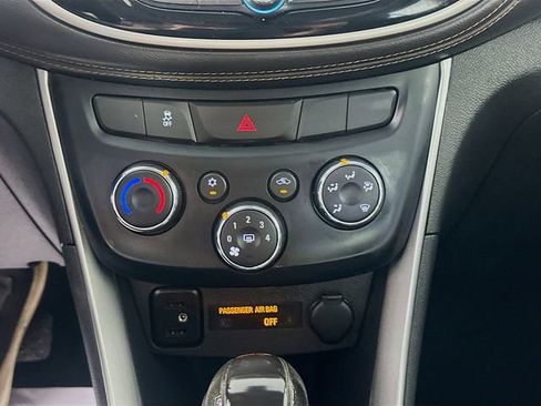 Used 2019 Chevrolet Trax LS w/ LPO, Cargo Package FWD image 14