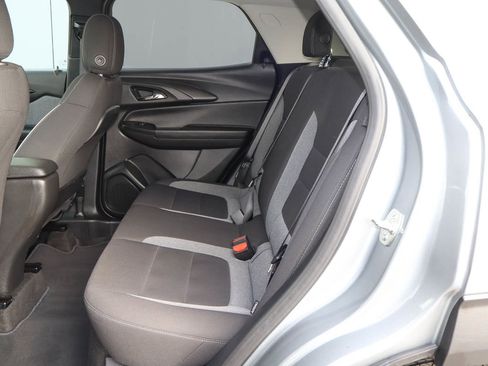 Used 2025 Chevrolet TrailBlazer LT FWD image 8