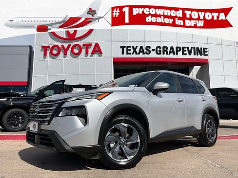 Used 2025 Nissan Rogue SV image 1