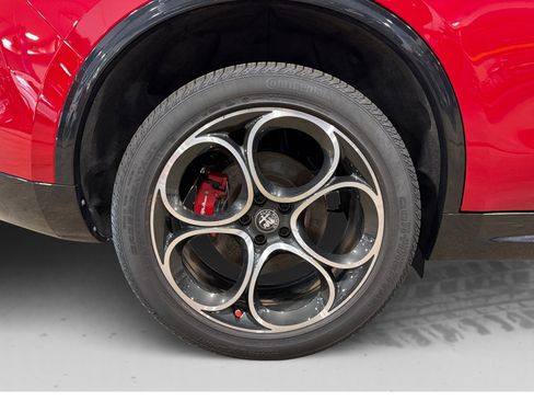 Used 2025 Alfa Romeo Stelvio Sprint w/ Veloce Package image 52