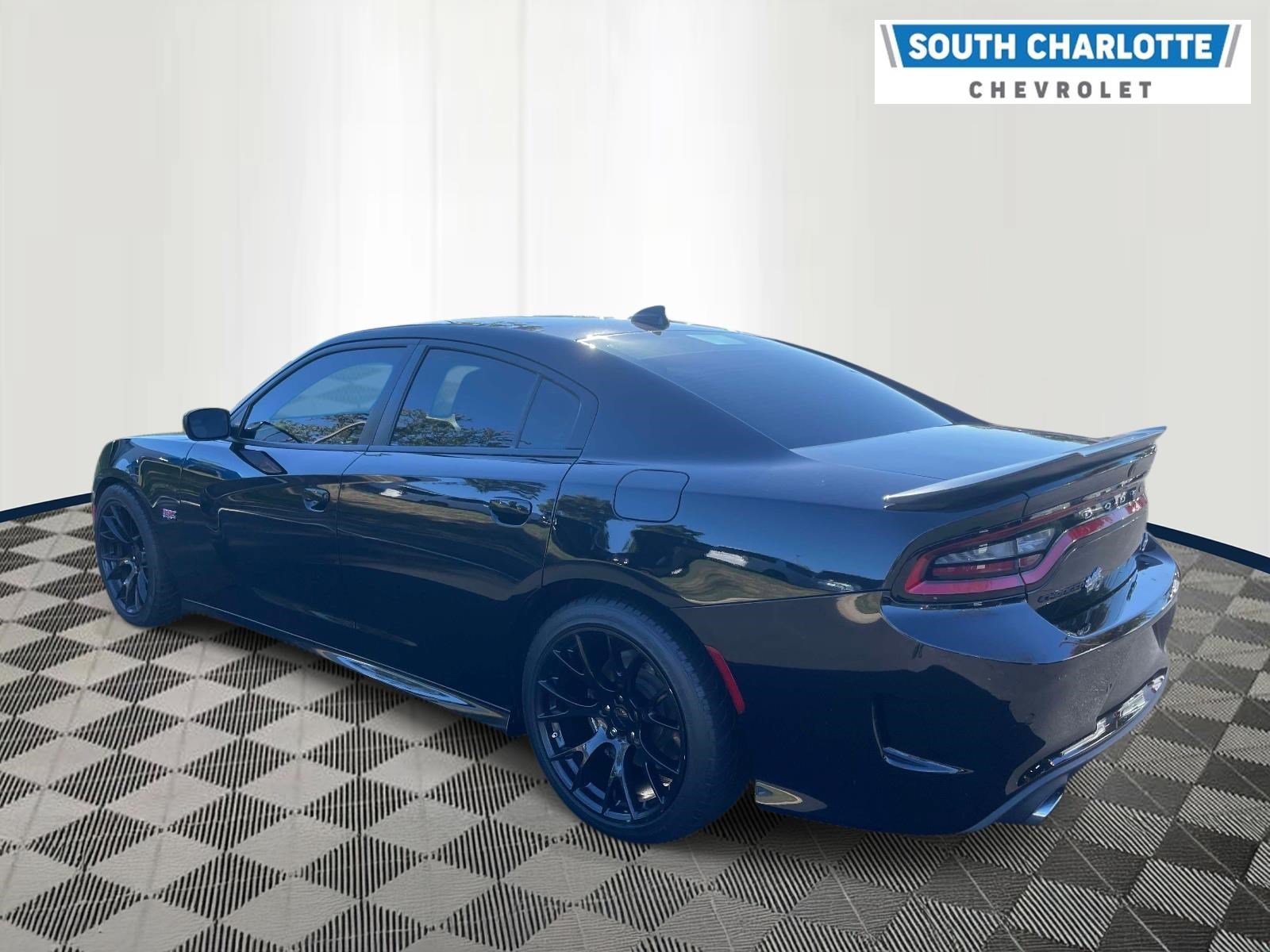 Used 2018 Dodge Charger R/T Scat Pack RWD image 6