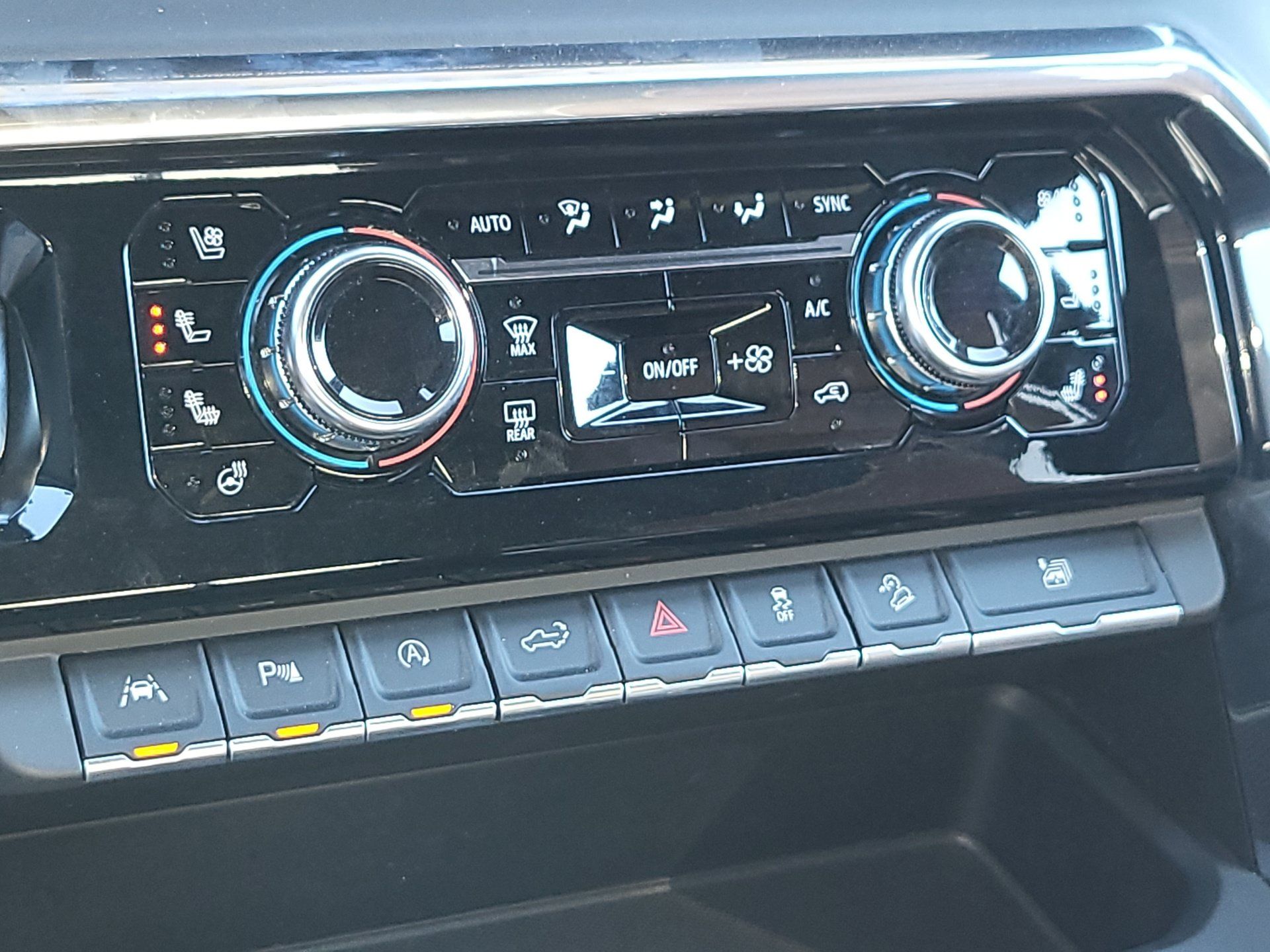 Certified 2024 GMC Sierra 1500 Denali Ultimate AWD/4WD image 15