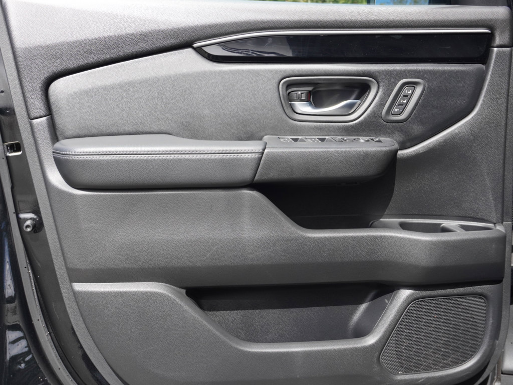 Used 2024 Honda Pilot Touring image 23