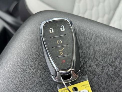 Used 2019 Chevrolet Equinox LT w/ Driver Convenience Package FWD image 30