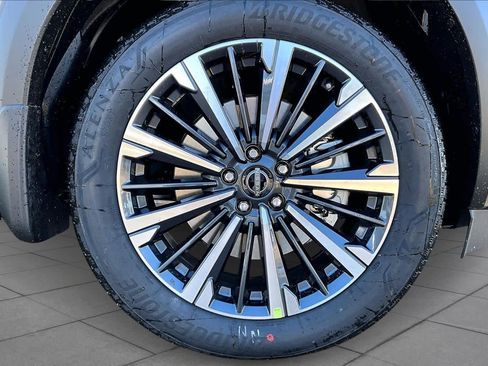 New 2026 Nissan Pathfinder Platinum image 12