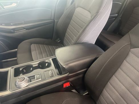 Used 2021 Ford Edge SE image 10