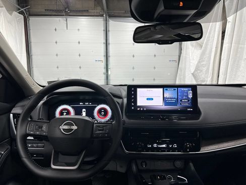 Used 2026 Nissan Rogue Platinum w/ Platinum Premium Package AWD/4WD image 16