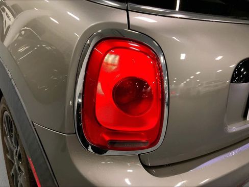 Used 2017 MINI Cooper 2-Door Hardtop image 27