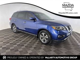 Used 2017 Nissan Pathfinder SL video 1