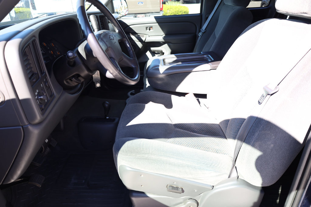 Used 2006 Chevrolet Silverado 1500 LT w/ Light Duty Power Package AWD/4WD image 11