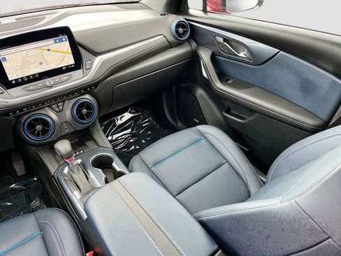 Used 2025 Chevrolet Blazer RS w/ Driver Confidence II Package image 25