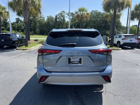 Used 2020 Toyota Highlander Platinum AWD/4WD image 9