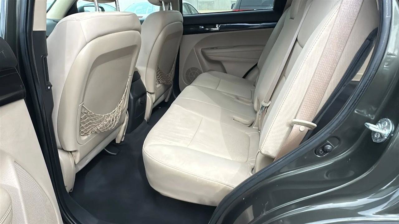 Used 2012 Kia Sorento FWD image 25