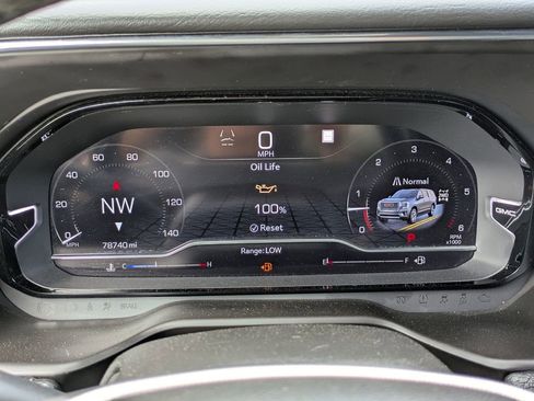 Used 2022 GMC Yukon Denali w/ Advanced Technology Package image 30