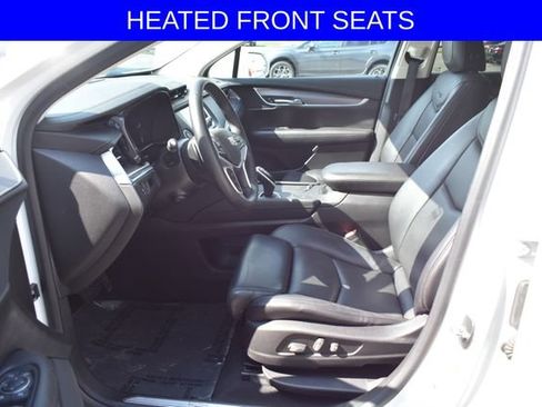 Used 2017 Cadillac XT5 Luxury w/ Driver Awareness Package FWD image 4