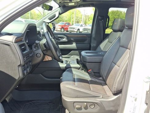 Used 2024 Chevrolet Tahoe High Country image 11