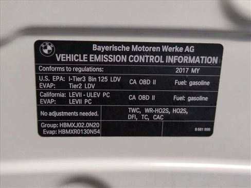 Used 2017 BMW 320i Sedan RWD image 24