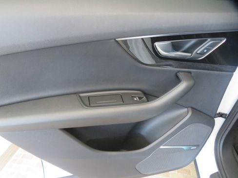 Used 2019 Audi Q7 3.0T Premium Plus image 18