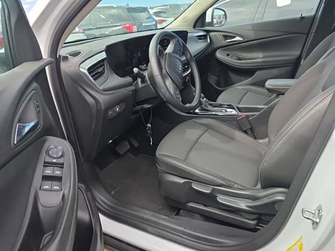 Used 2025 Buick Encore GX Preferred AWD/4WD image 6