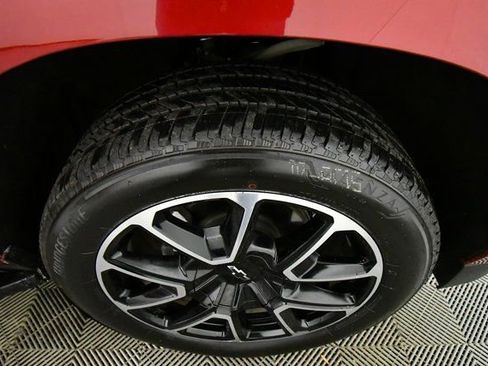 Used 2023 Chevrolet Suburban RST w/ Luxury Package image 17