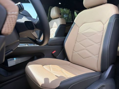 New 2026 Volkswagen Atlas Cross Sport SE AWD/4WD image 9