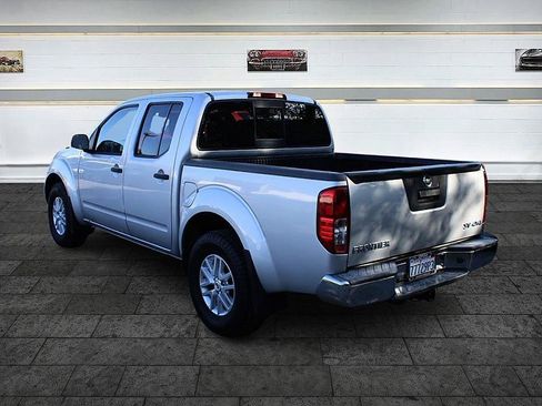 Used 2019 Nissan Frontier SV AWD/4WD image 5