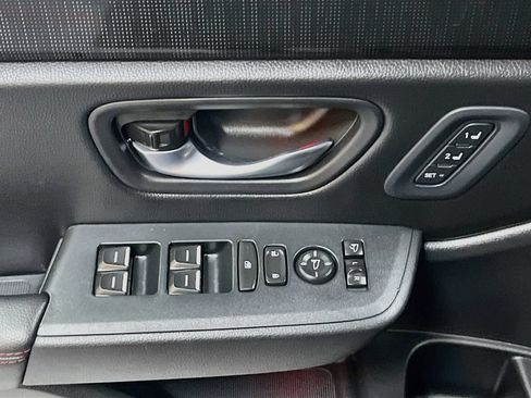 Used 2025 Honda Pilot Black Edition image 18