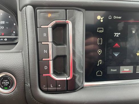 Used 2024 GMC Yukon Denali AWD/4WD image 14