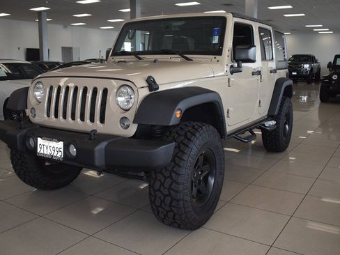 Used 2016 Jeep Wrangler Unlimited Sport w/ Quick Order Package 24S AWD/4WD image 3