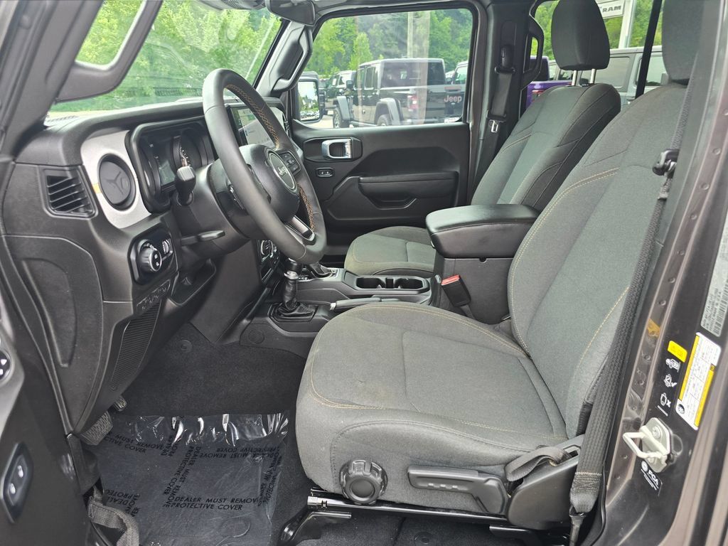 Used 2024 Jeep Gladiator Sport AWD/4WD image 4